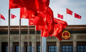 越是重大历史关头 越要重视和抓紧学习