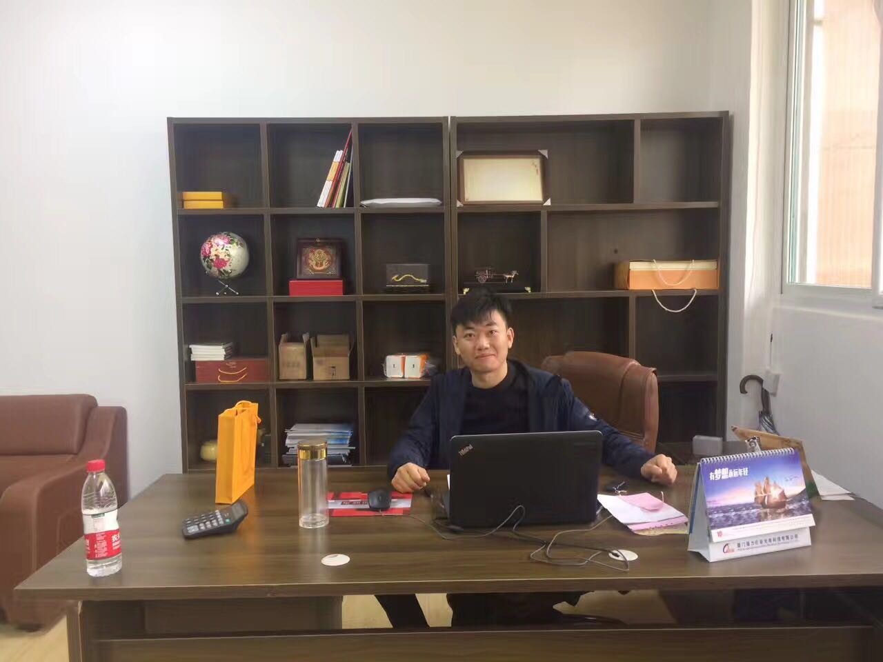 薛松